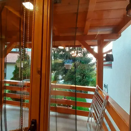 Obiteljski Borovi キャンプ場 *