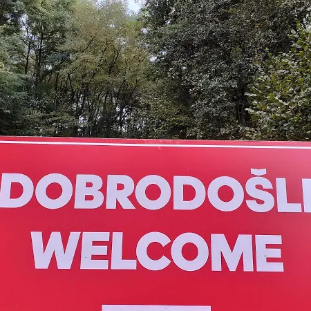 Kemping Obiteljski Borovi *