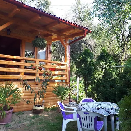 Campingplads Obiteljski Borovi *