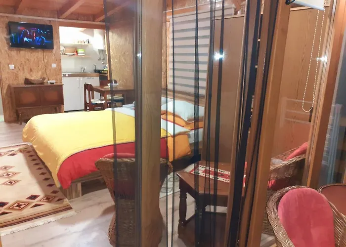 Kamp Obiteljski Borovi Visoko