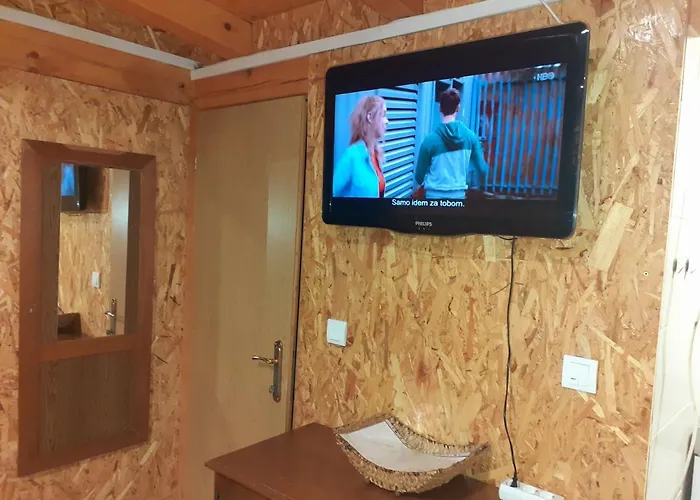 Kemp Obiteljski Borovi Visoko